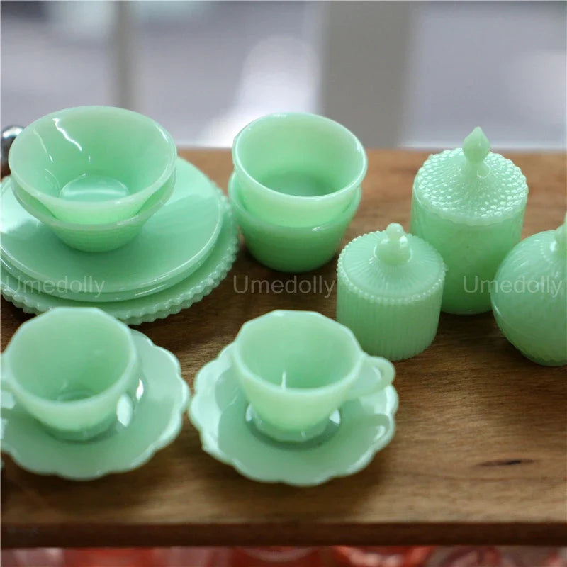 Dollhouse Glassware Set 1:6 — scene view