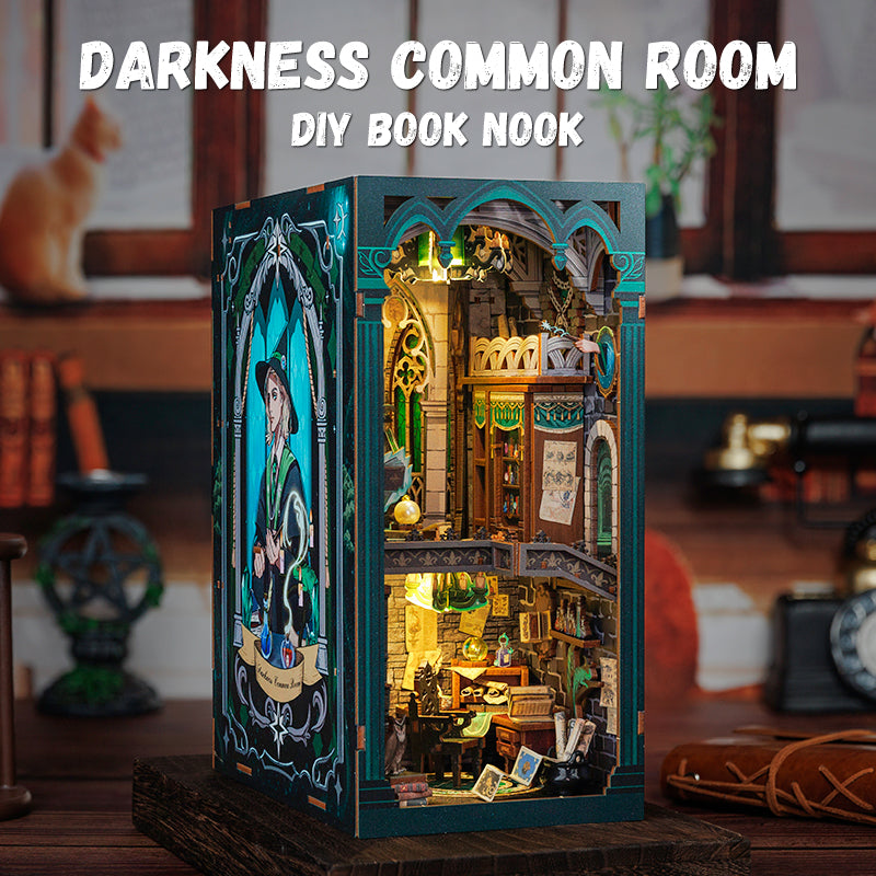 Darkness Common Room Book Nook — box and pieces
