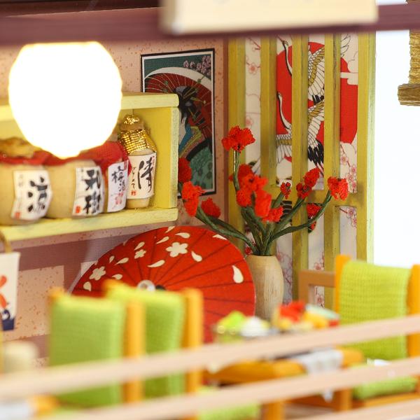 Cutebee Gibbon Sushi DIY Dollhouse Kit — box and pieces