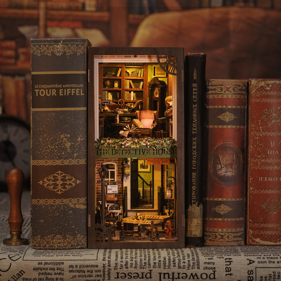 Rose Detective Book Nook Kit — scene view