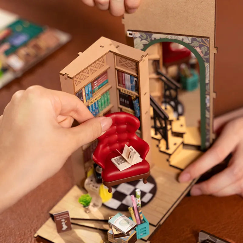 Robotime Rolife Shakespeare And Company DIY Book Nook — front angle
