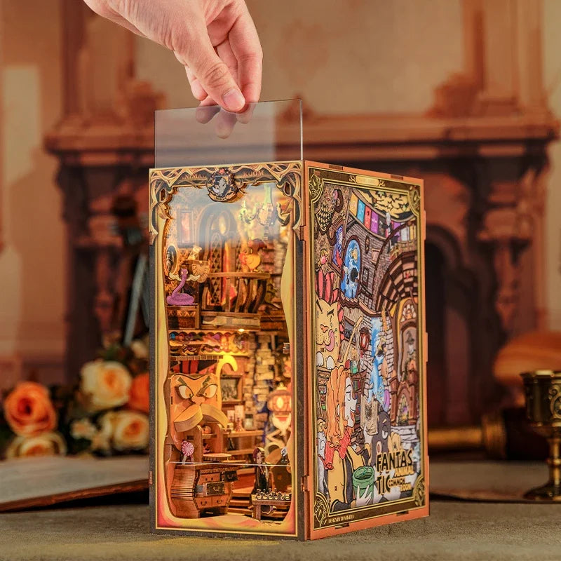Fantastic Animal DIY Book Nook Kit — main view