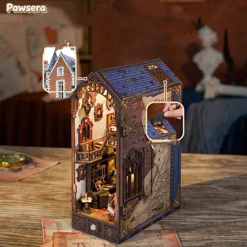DaVinci Smart Book Nook Kit with Sensor Light — main view