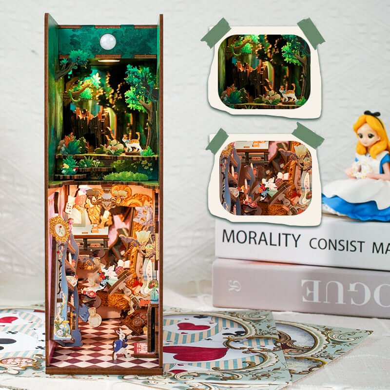 Aliece In Wonderland DIY Book Nook Kit — box and pieces