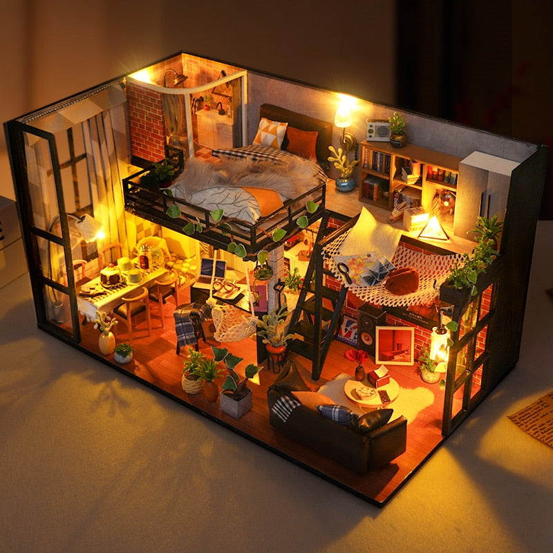 Art Loft DIY Dollhouse Kit — detalied side view