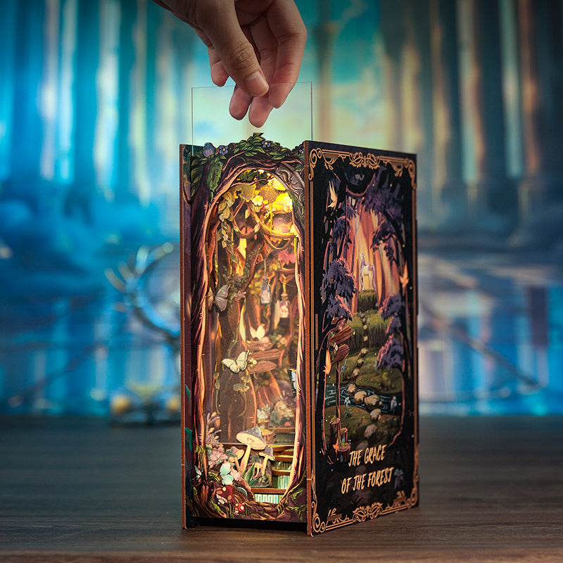 Grace of the Forest Book Nook Kit — box and pieces