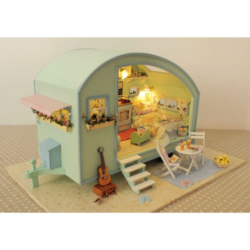 Cutebee Time Travel DIY Caravan Kit — box and pieces