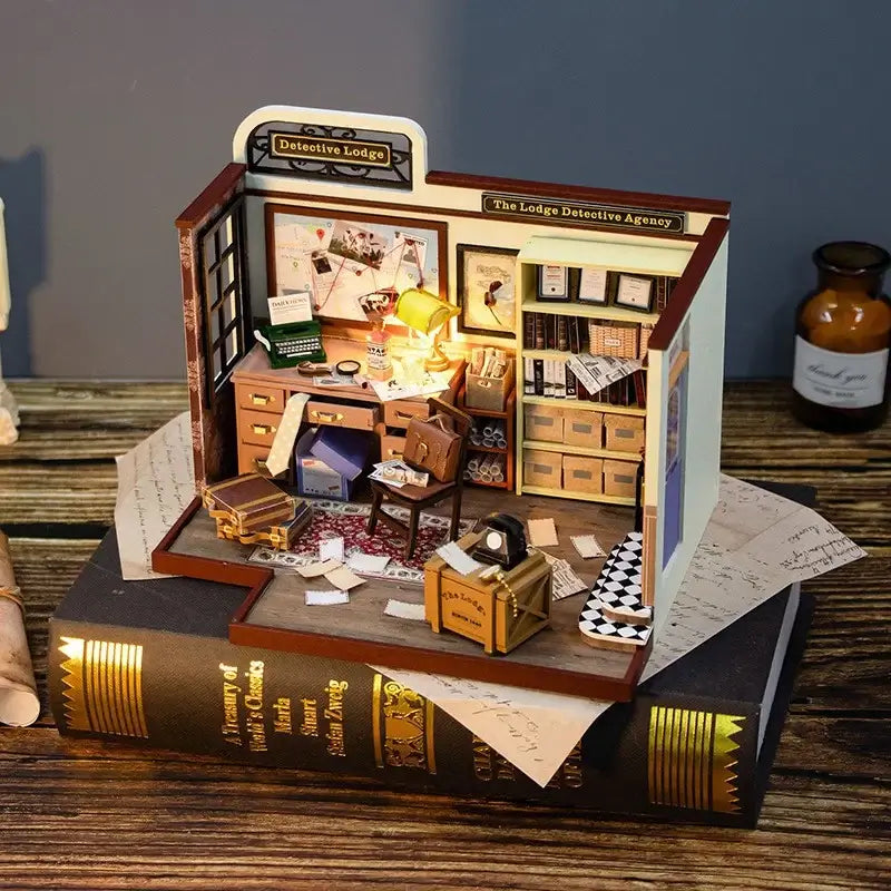 Detective Agency Of Lodge DIY Book Nook Kit — detalied side view