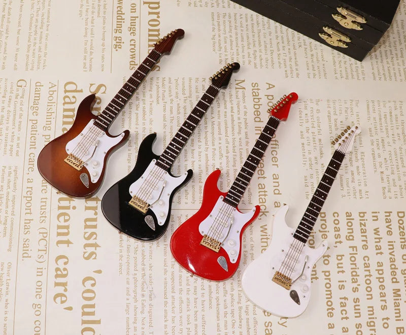 Miniature Electric Guitar 1:24 — main view