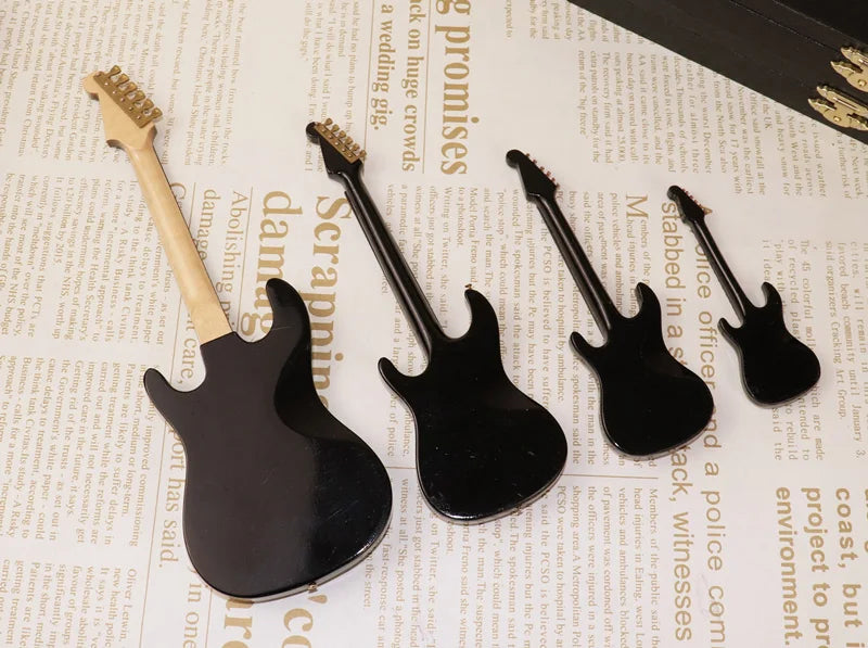 Miniature Electric Guitar 1:24 — front angle