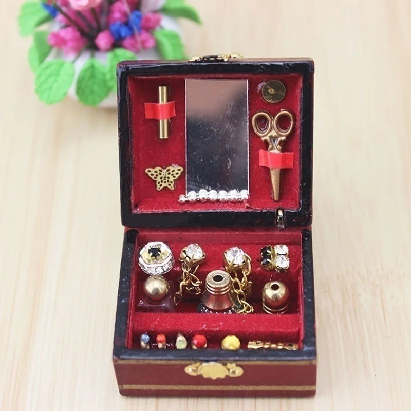 Dollhouse Jewellery Box 1:12 — angled close-up