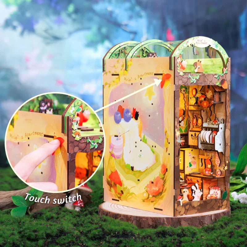 Moles Apartment DIY Book Nook Kit — box and pieces