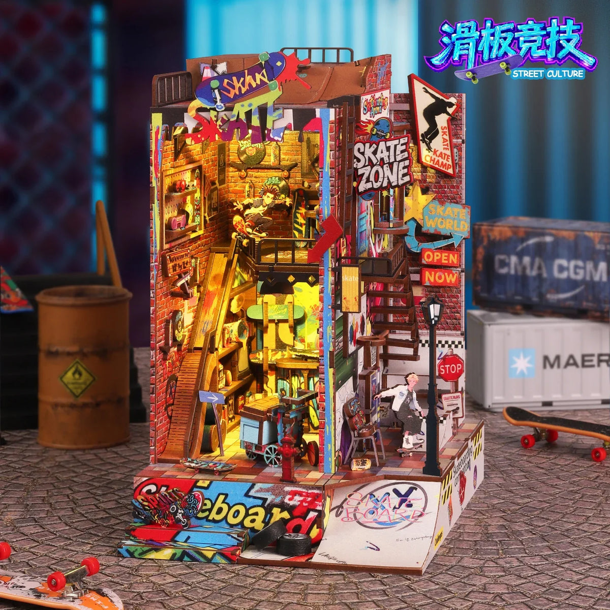 Skatepark DIY Diorama Kit — box and pieces