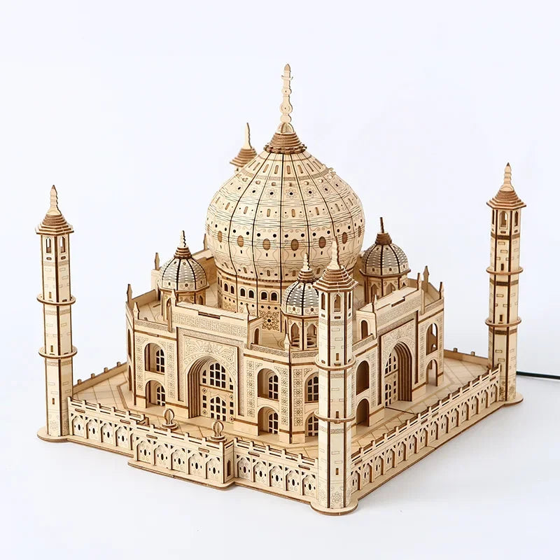 Royal Castle 3D Wooden Puzzle — box and pieces