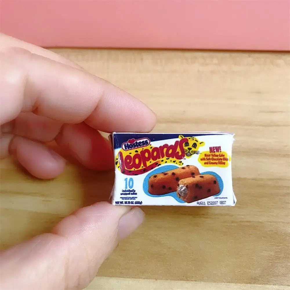Scale Hostes Cakes Miniature Accessory — open display view