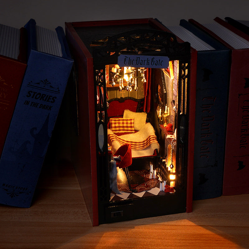 Vampire Diary DIY Book Nook Kit — scene view